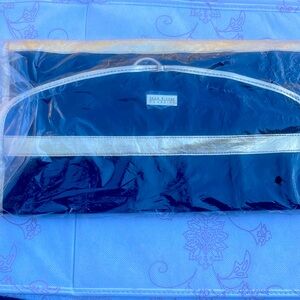 74 pockets 36 loops holds 20 pounds brand new